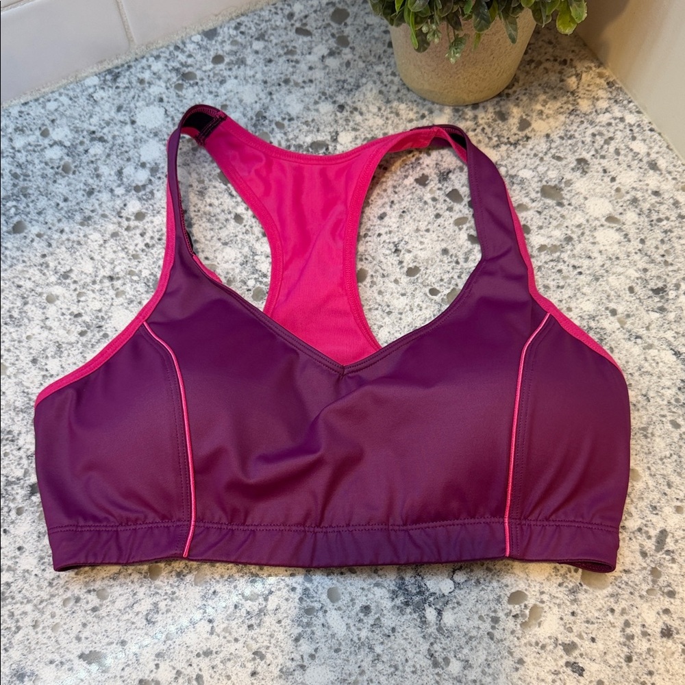 Moving Comfort sports bra new condition size medium or34 CD - 36 C